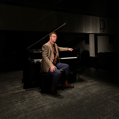 Listen to Konstantin Khazanovich, watch music videos, read bio, see tour dates & more!