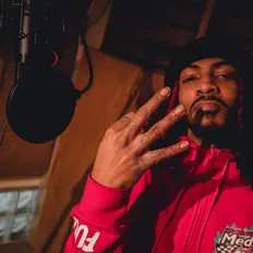 #YGJ을(를) 듣고, 뮤직 비디오를 보고, 약력을 읽고, 투어 일정 등을 확인하세요!