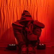 Ouça Steel ali, assista a videoclipes, leia a biografia, veja as datas das turnês e mais!