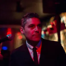 Poslechněte si interpreta Ray Lugo & The Boogaloo Destroyers, sledujte hudební videa, přečtěte si životopis, podívejte se na data turné a další informace.