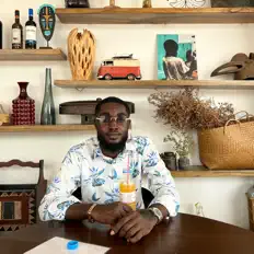 收听 Hpeey、观看音乐视频、阅读小传、查看巡演日期等 ！