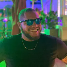 Eric Barryを聴いたり、ミュージックビデオを鑑賞したり、経歴やツアー日程などを確認したりしましょう！