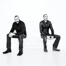 Undercoverを聴いたり、ミュージックビデオを鑑賞したり、経歴やツアー日程などを確認したりしましょう！