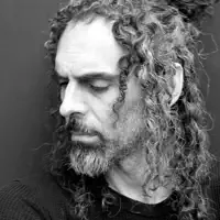 Escucha a undefined, mira videos musicales, lee su biografía, consulta las fechas de las gira y más.