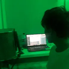 Yahagiを聴いたり、ミュージックビデオを鑑賞したり、経歴やツアー日程などを確認したりしましょう！