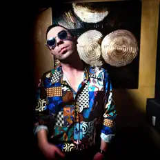 Escucha a Slapy, mira videos musicales, lee su biografía, consulta las fechas de las gira y más.