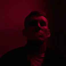 Posłuchaj wykonawcy RAYLYAN, obejrzyj teledyski, przeczytaj biografię, zobacz daty tras koncertowych i nie tylko!