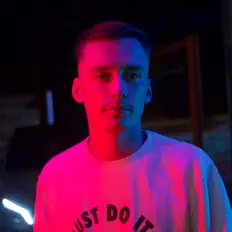 Escucha a Lamiral, mira vídeos musicales, lee la biografía, consulta fechas de giras y mucho más.