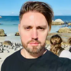 Urban Chameleon을(를) 듣고, 뮤직 비디오를 보고, 약력을 읽고, 투어 일정 등을 확인하세요!