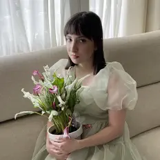 Ascolta Cristina Quesada, guarda video musicali, leggi la biografia, vedi le date del tour & altro!