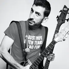 Everything Sideways: песни, клипы, биография, даты выступлений и многое другое.