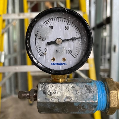 2 Much Pressure (feat. Danger Darrien) - Single