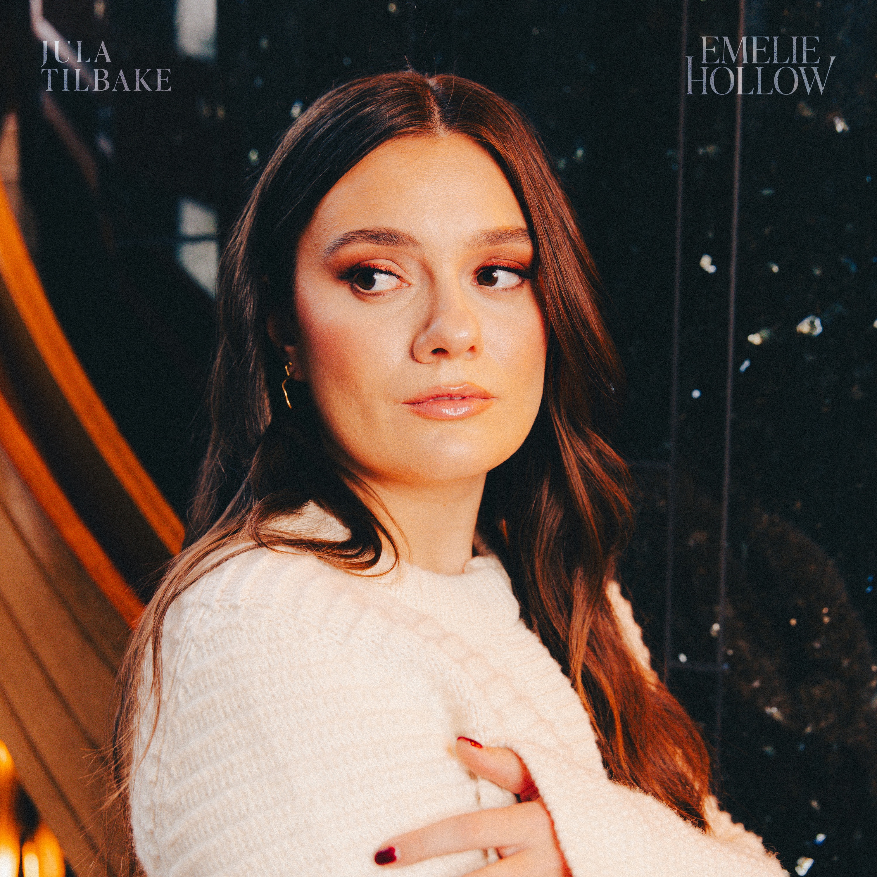 Jula tilbake - Emelie Hollow