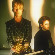 收听 Yazoo、观看音乐视频、阅读小传、查看巡演日期等 ！