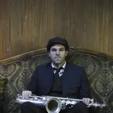 Ouça Lucien Johnson, assista a videoclipes, leia a biografia, veja as datas das turnês e mais!