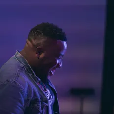 Pastor Jを聴いたり、ミュージックビデオを鑑賞したり、経歴やツアー日程などを確認したりしましょう！