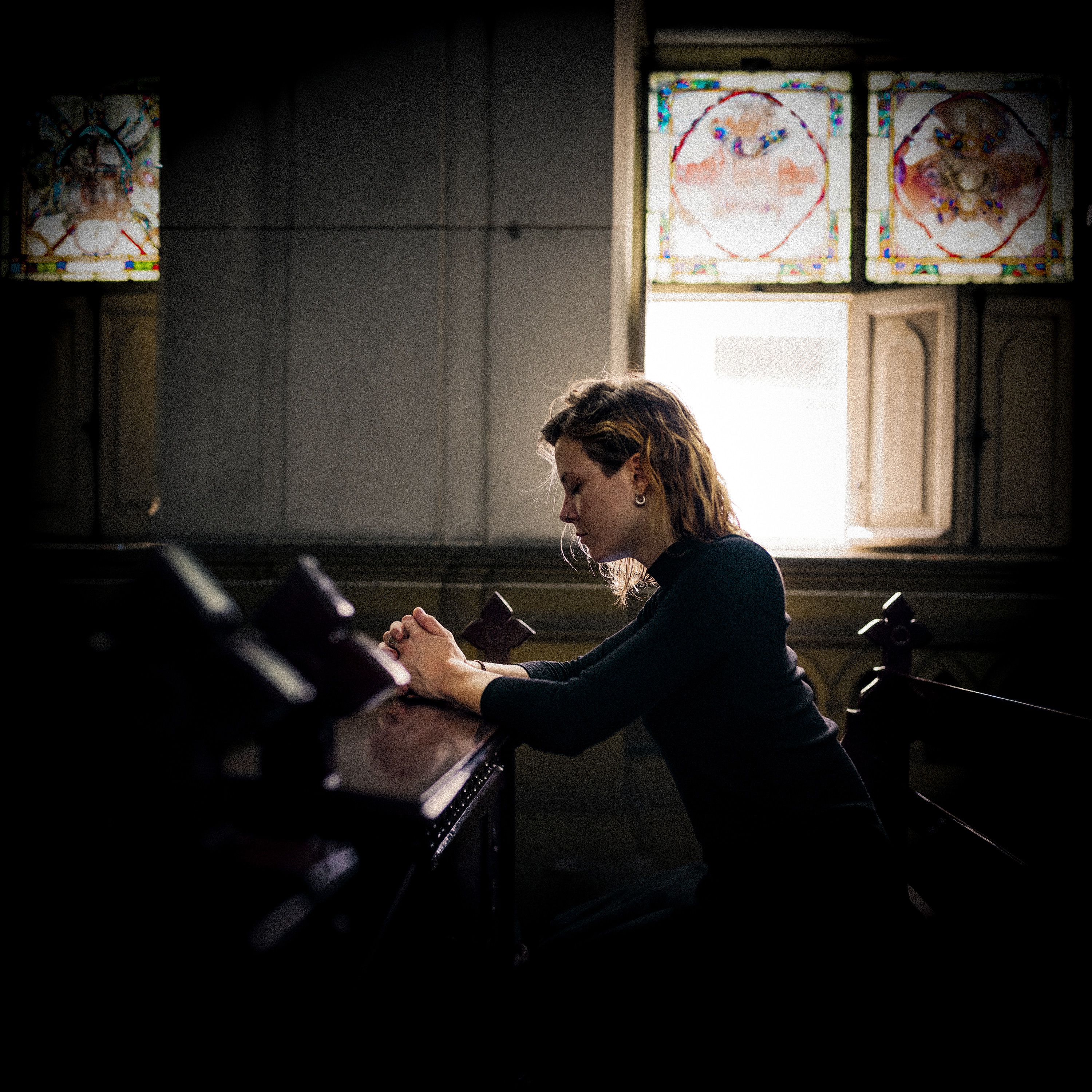 Voces en Oración: Coros Católicos Emotivos