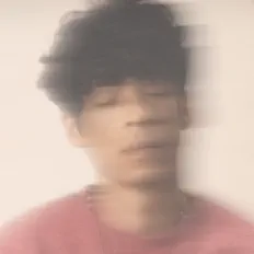 聆聽 ZAC、觀看音樂影片、閱讀小傳、查看巡演日期等！