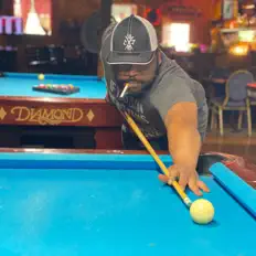 Luister naar Bull Davis, bekijk muziekvideo's, lees de bio, bekijk de tourdata, en meer!