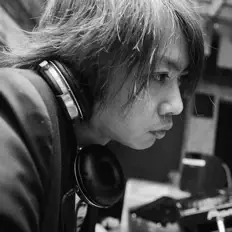 收听 TsuruSwing、观看音乐视频、阅读小传、查看巡演日期等 ！
