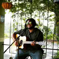 Posłuchaj wykonawcy undefined, obejrzyj teledyski, przeczytaj biografię, zobacz daty tras koncertowych i nie tylko!