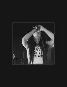 Ascolta lluciux, guarda video musicali, leggi la biografia, vedi le date del tour & altro!