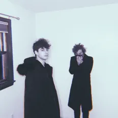 收听 Pools Apart、观看音乐视频、阅读小传、查看巡演日期等 ！