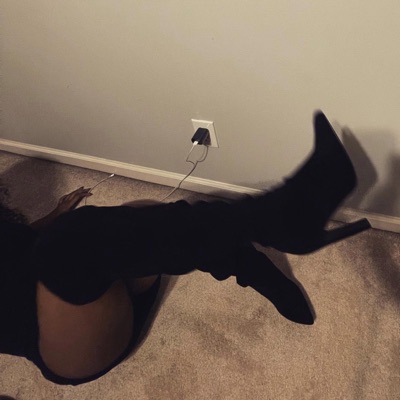 Hand Out+ - Single