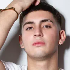 Ascolta Bray Vil, guarda video musicali, leggi la biografia, vedi le date del tour & altro!