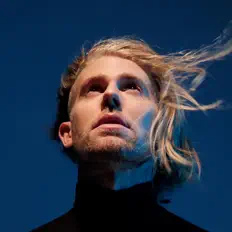 Dengarkan Barrett Crake, tonton video musik, baca bio, lihat tanggal tur & lainnya!