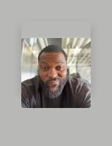 聆聽 Johnny Brok、觀看音樂影片、閱讀小傳、查看巡演日期等！