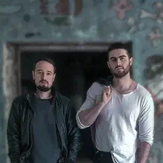 Luister naar The Restless, bekijk muziekvideo's, lees de bio, bekijk de tourdata, en meer!