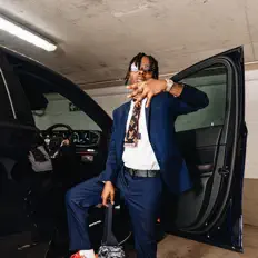 聆聽 Rich Keys、觀看音樂影片、閱讀小傳、查看巡演日期等！