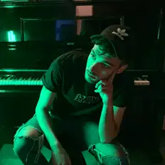 Ouça Giupto, assista a videoclipes, leia a biografia, veja as datas das turnês e mais!