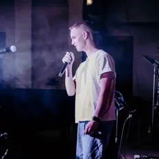 Poslechněte si interpreta Герра, sledujte hudební videa, přečtěte si životopis, podívejte se na data turné a další informace.