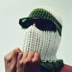 Posłuchaj wykonawcy Benny, obejrzyj teledyski, przeczytaj biografię, zobacz daty tras koncertowych i nie tylko!