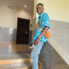 Tee Ice을(를) 듣고, 뮤직 비디오를 보고, 약력을 읽고, 투어 일정 등을 확인하세요!