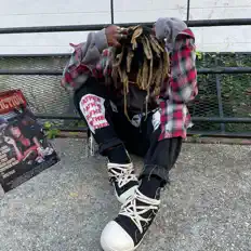 收听 iLOSTCHÉ?、观看音乐视频、阅读小传、查看巡演日期等 ！