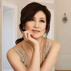 Min Kwonを聴いたり、ミュージックビデオを鑑賞したり、経歴やツアー日程などを確認したりしましょう！