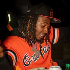 聆聽 Hunnit Milez、觀看音樂影片、閱讀小傳、查看巡演日期等！