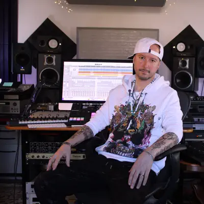 Listen to Loris AL Raimondi, watch music videos, read bio, see tour dates & more!