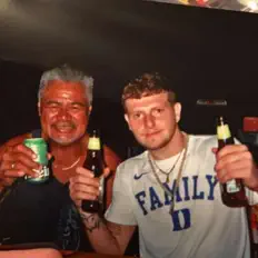 Ascolta Xrossi, guarda video musicali, leggi la biografia, vedi le date del tour & altro!