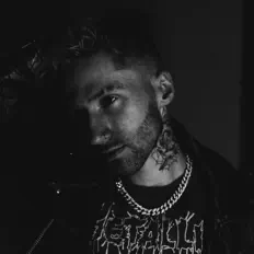 Octxber सुनें, म्यूज़िक वीडियो देखें, बायो पढ़ें, दौरे की तारीखें और बहुत कुछ देखें!