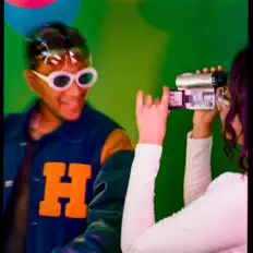 Dengarkan Shkyd, tonton video musik, baca bio, lihat tanggal tur & lainnya!