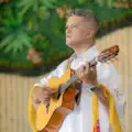 A Su Nombre cantare