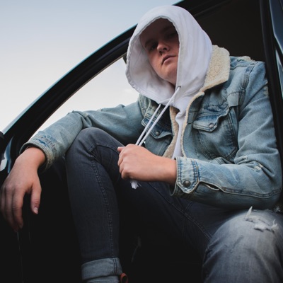 09. SUTERÉN - Single