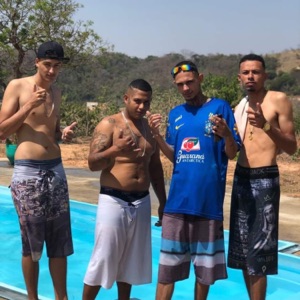 MTG VAI DESCE PROS FAIXA VOU COMER ESSA DOIDINHA (feat. Mc Gomes BH)