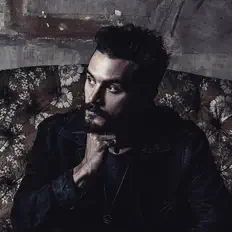 Ouve Michael Malarkey, vê vídeos de música, lê a biografia, vê as datas da digressão e muito mais!