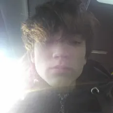 Enamored을(를) 듣고, 뮤직 비디오를 보고, 약력을 읽고, 투어 일정 등을 확인하세요!