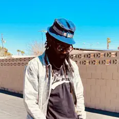 xst33zを聴いたり、ミュージックビデオを鑑賞したり、経歴やツアー日程などを確認したりしましょう！